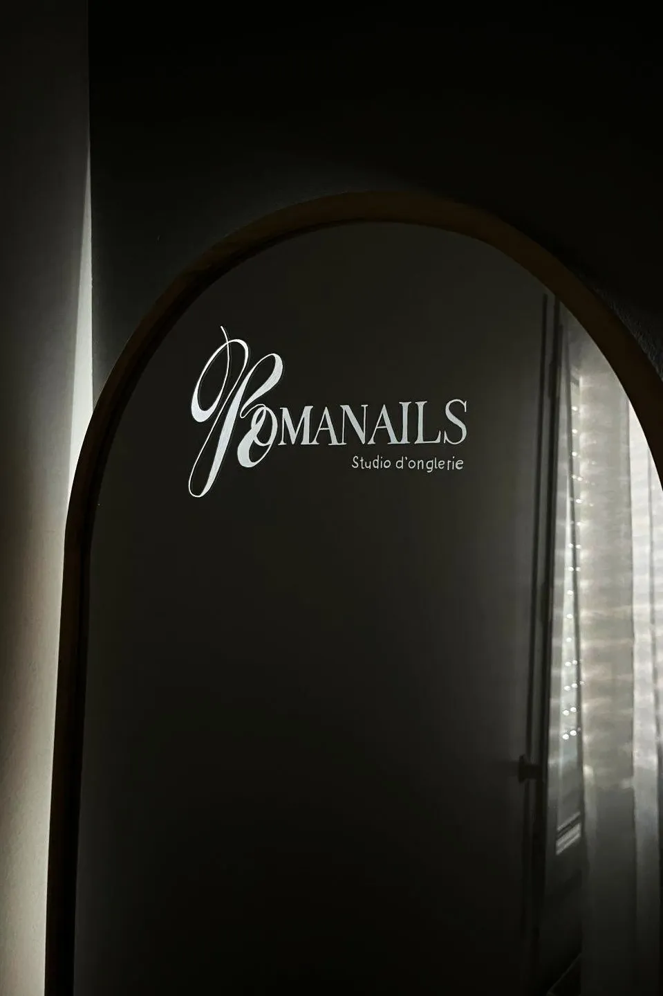 Gravure sur miroir fleurs et lettrage Babinks – studio Camblanes-et-Meynac